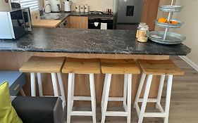 The Lazy Expat - Paarl - Self Catering Apartment